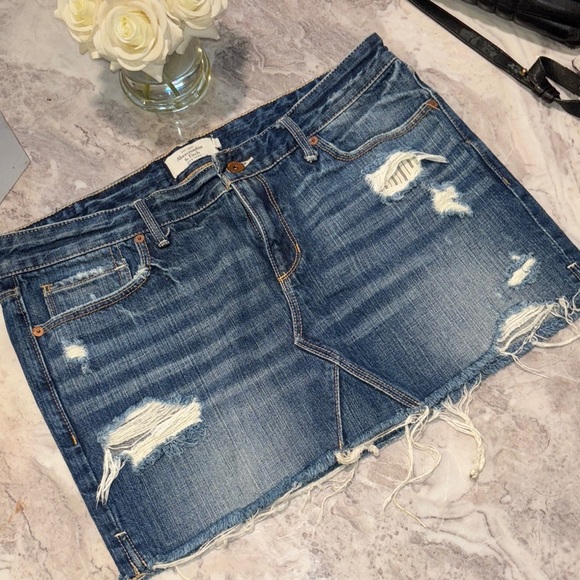 Abercrombie & Fitch Denim Distressed Mini Jean Skirt - Picture 4 of 9